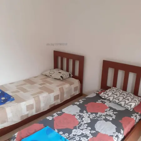Bright And Cozy 3 Bedroom In Sunny Apartment *